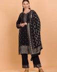 Aayat Back Winter Suit features a luxurious wool material