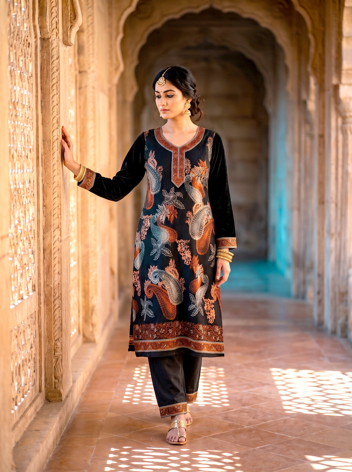 SAFAA Arshiya 07 Women's Unstitched Woolen Suit Dress Material – Black – front