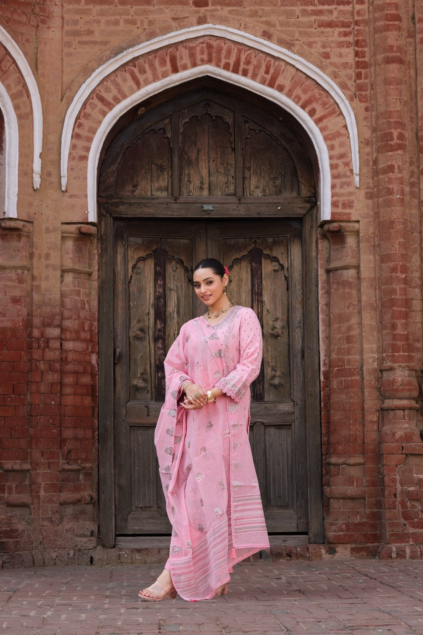 high-quality fabric pink cotton Zaha suit